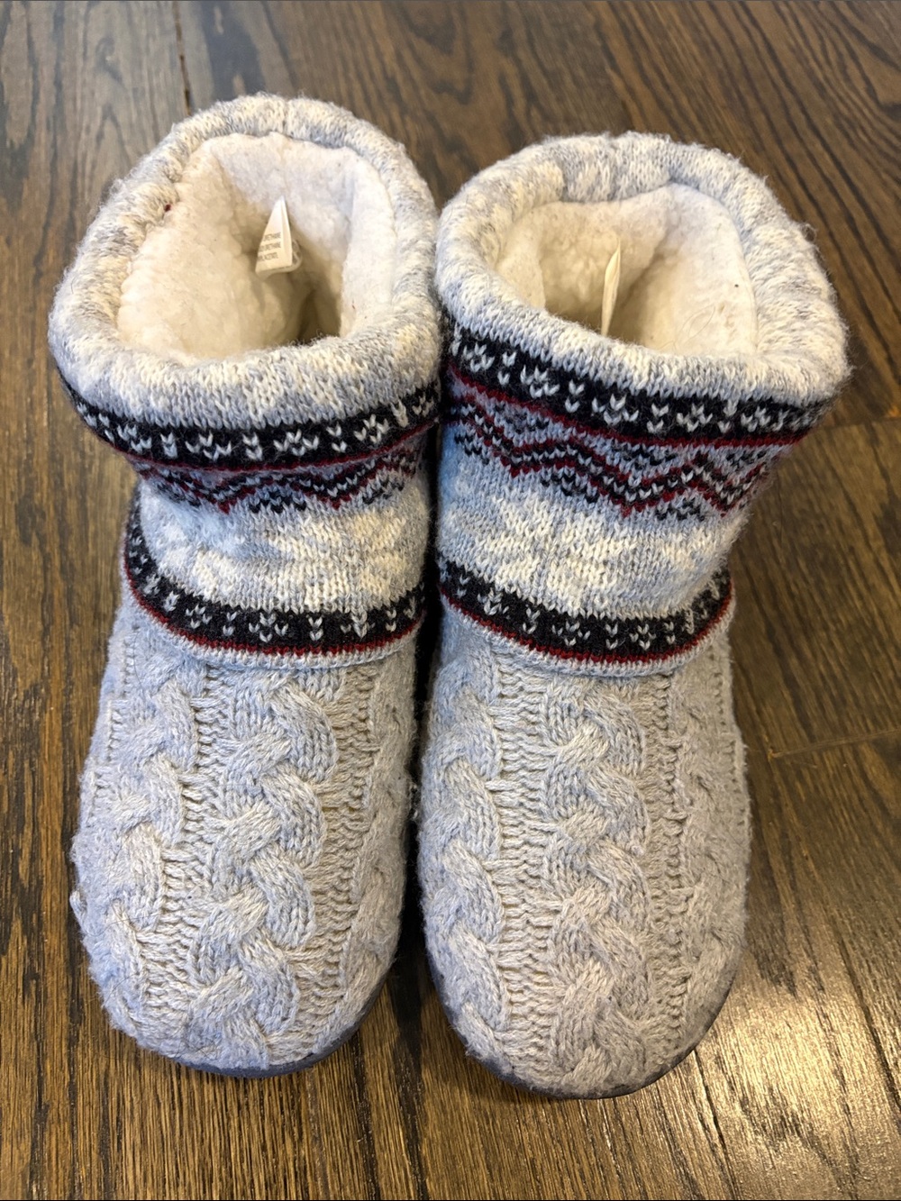 Mucklucks -Slipper Booties in Light Gray with Fair Isle Trim- size 9/10